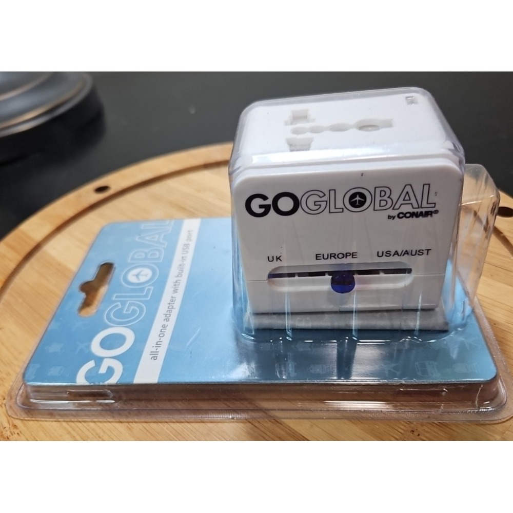 NIB Go Global All in One Adapter W/ Built in USB Port CONAIR GG250AD-320 New NOS - Picture 2 of 14